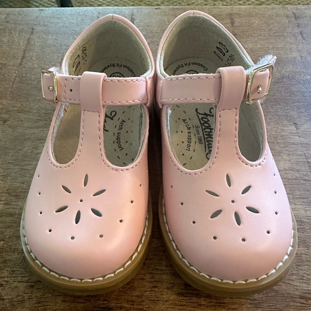Footmates Mary Jane’s, Size 5.5